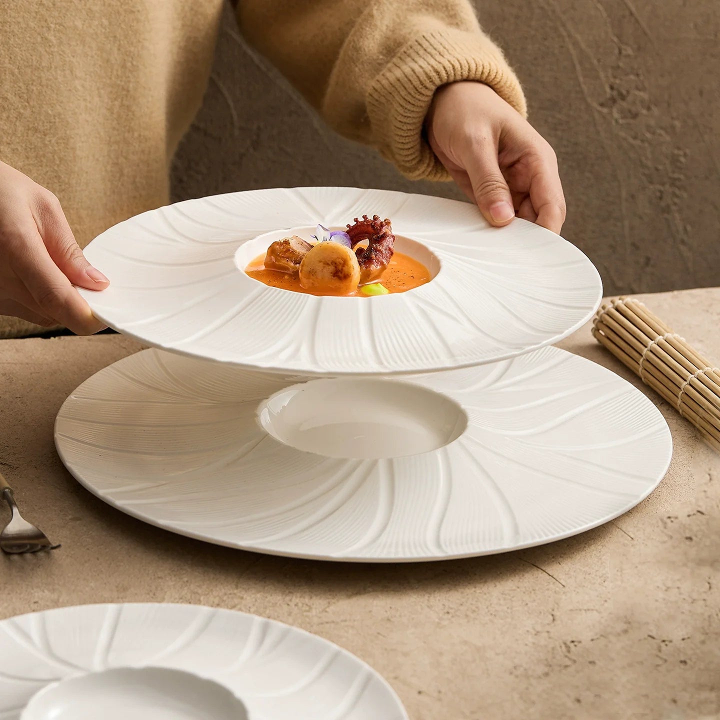 GOSEUNG Petalwave Porcelain Plate — Flowing Relief Fine Dining Collection-3