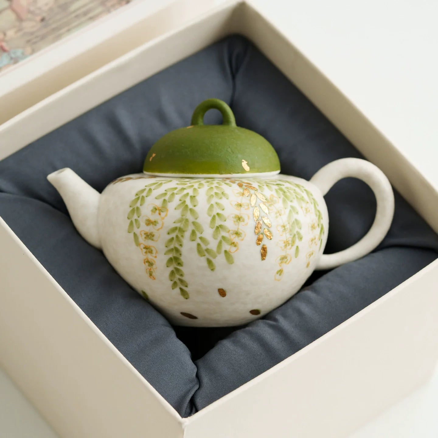 Handmade Ceramic Teapot with Green Leaf Design – 120ml Traditional Chinese Kung Fu Tea Pot