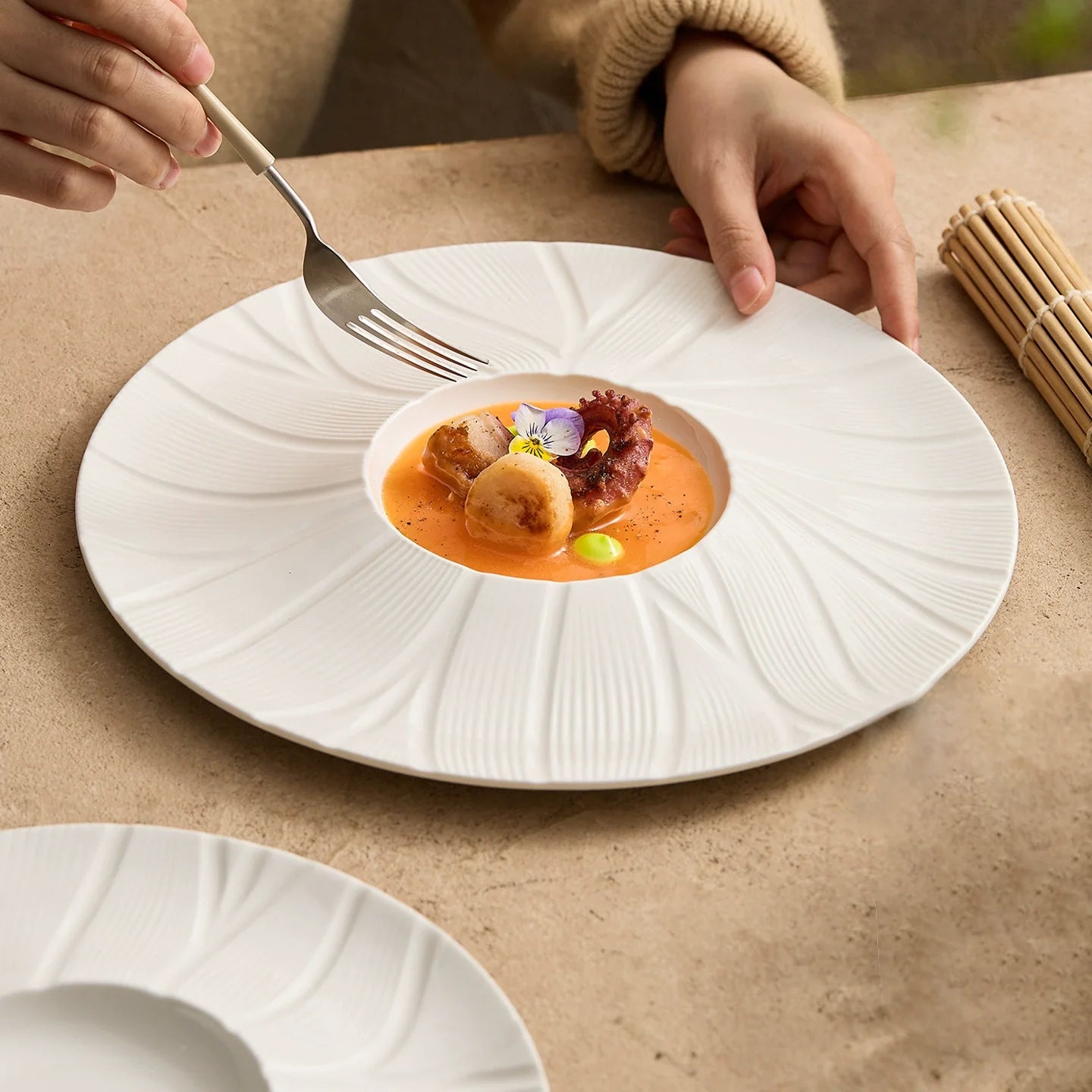 GOSEUNG Petalwave Porcelain Plate — Flowing Relief Fine Dining Collection-1
