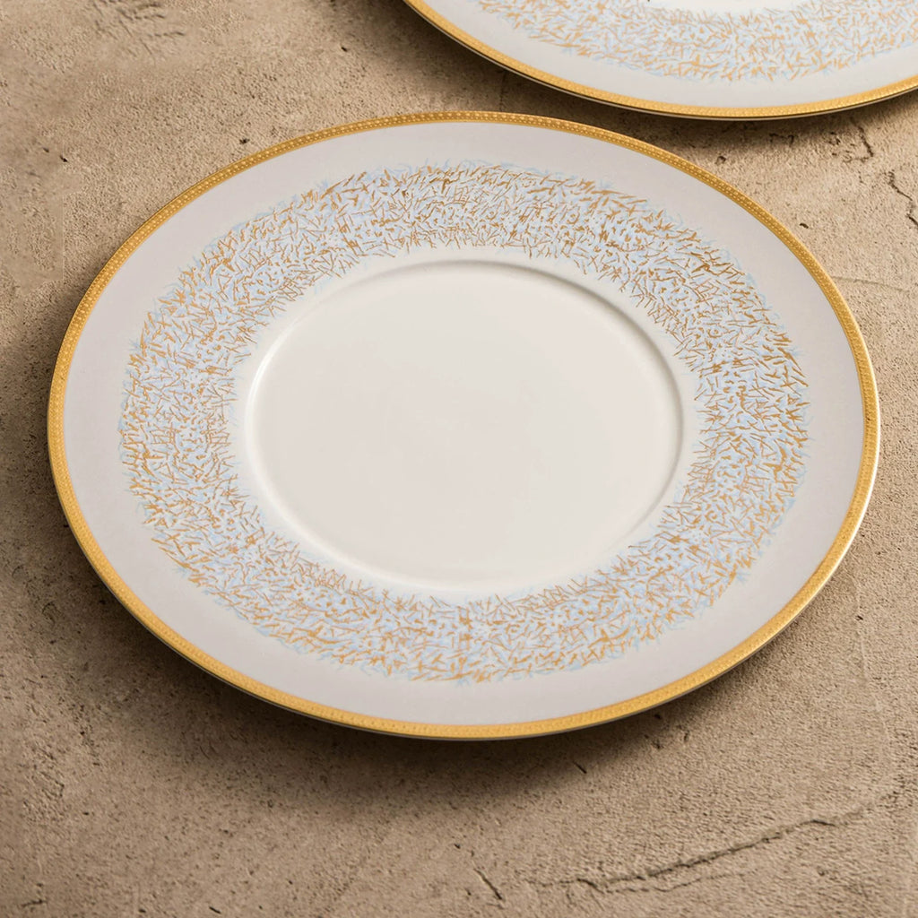 Sky-Blue Wide-Rim Hand-Painted Porcelain Plate – Luxury Gold-Edged Dinnerware-3